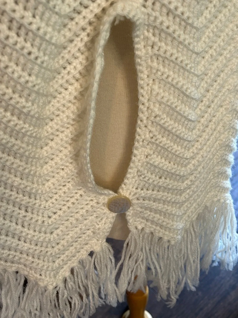 Hand Crochet Ivory Cream pullover Fringe Button-Front Poncho Sweater Sz S/M - Picture 3 of 4